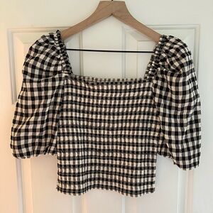 BB Dakota Size Medium Gingham Black and Ivory Puff Sleeve Top